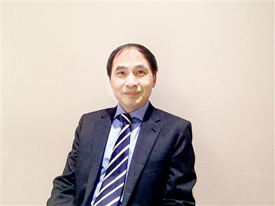 鄭永年，新加坡國立大學(xué)東亞研究所所長，著名中國問題專家，主要從事中國內(nèi)部轉(zhuǎn)型及其外部關(guān)系研究。