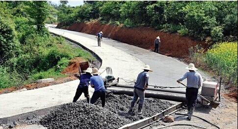 讓農(nóng)民致富奔小康的道路越走越寬廣