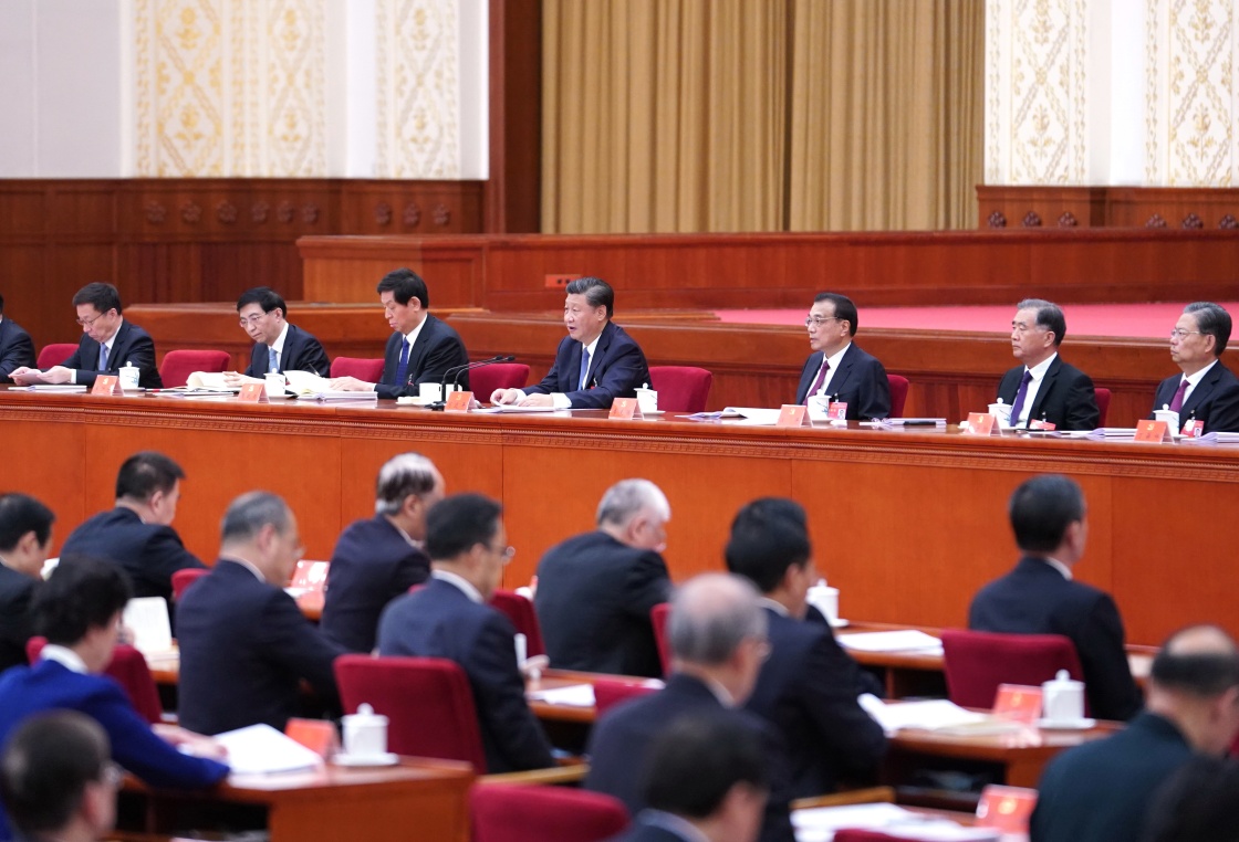 中國共產(chǎn)黨第十九屆中央委員會第五次全體會議，于2020年10月26日至29日在北京舉行。這是習(xí)近平、李克強(qiáng)、栗戰(zhàn)書、汪洋、王滬寧、趙樂際、韓正等在主席臺上。新華社記者 殷博古 攝
