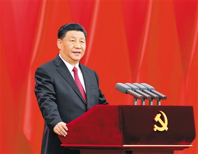 6月29日，慶祝中國(guó)共產(chǎn)黨成立100周年“七一勛章”頒授儀式在北京人民大會(huì)堂金色大廳隆重舉行。中共中央總書記、國(guó)家主席、中央軍委主席習(xí)近平向“七一勛章”獲得者頒授勛章并發(fā)表重要講話。新華社記者 丁林 攝