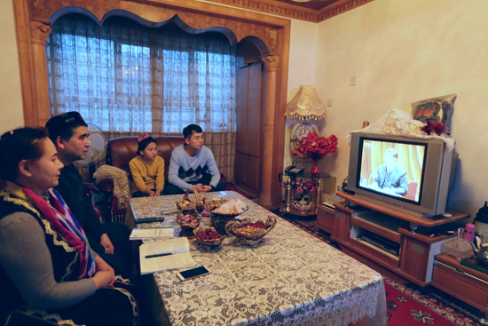 全面貫徹黨的十九大精神,重整行裝再出發(fā),以永遠在路上的執(zhí)著把全面從嚴治黨引向深入,開創(chuàng)全面從嚴治黨新局面,各地黨員干部第一時間認真學習習近平總書記重要講話精神,廉政新聞