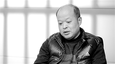 李延臣，上海海洋大學原副校長。因涉嫌嚴重違紀違法，于2018年5月接受上海市紀委監(jiān)委紀律審查和監(jiān)察調(diào)查，同年7月被開除黨籍、開除公職，隨后被移送檢察機關審查起訴。今年1月，李延臣因犯受賄罪被判處有期徒刑10年3個月，并處罰金人民幣100萬元，受賄所得財物及其孳息予以追繳，上繳國庫。筱崧 攝