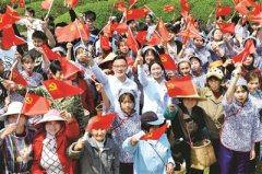 堅(jiān)守共產(chǎn)黨人首要政治品質(zhì) 對(duì)話(huà)中央黨校（國(guó)家行政學(xué)院）督學(xué)、教授洪向華