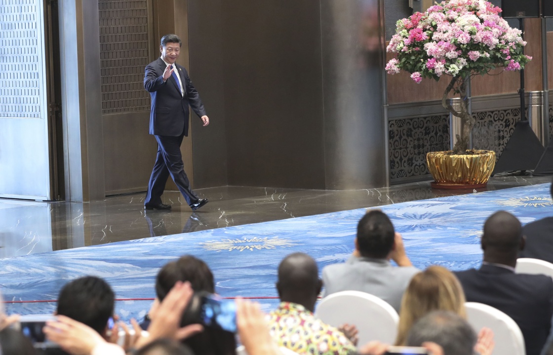 9月5日，國家主席習(xí)近平在廈門國際會(huì)議中心會(huì)見中外記者，介紹金磚國家領(lǐng)導(dǎo)人第九次會(huì)晤和新興市場(chǎng)國家與發(fā)展中國家對(duì)話會(huì)情況