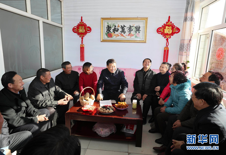 習(xí)近平引領(lǐng)中國特色社會主義進(jìn)入的新時代,也是站在十字路口的人類探索發(fā)展路徑的新時代