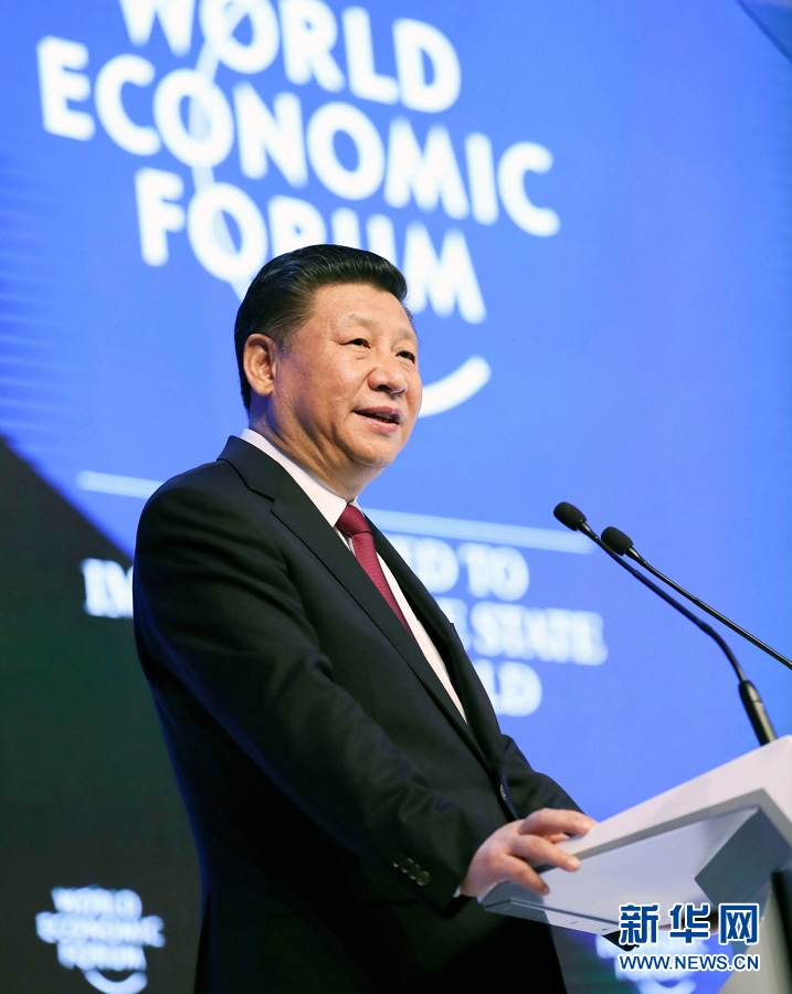 習(xí)近平引領(lǐng)中國特色社會主義進(jìn)入的新時代,也是站在十字路口的人類探索發(fā)展路徑的新時代